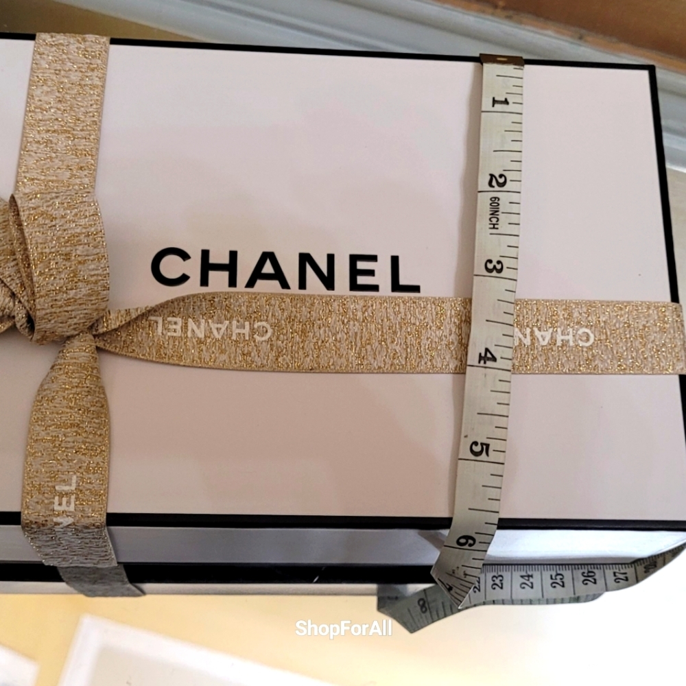 Chanel - Picture 8 of 9